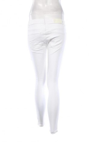 Damen Jeans Stradivarius, Größe S, Farbe Weiß, Preis € 7,49