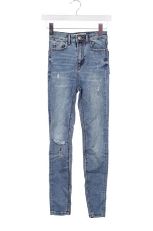 Damskie jeansy Stradivarius, Rozmiar XXS, Kolor Niebieski, Cena 23,99 zł