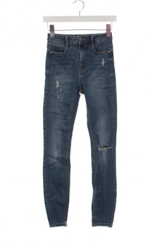 Damskie jeansy Stradivarius, Rozmiar XXS, Kolor Niebieski, Cena 41,99 zł