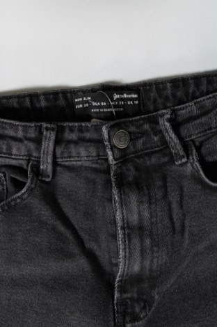 Damskie jeansy Stradivarius, Rozmiar M, Kolor Czarny, Cena 46,99 zł