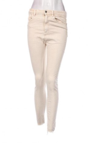 Damen Jeans Stradivarius, Größe M, Farbe Ecru, Preis € 7,49