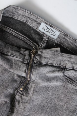 Damen Jeans Terranova, Größe M, Farbe Grau, Preis € 7,49