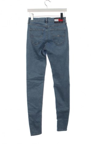 Damskie jeansy Tommy Jeans, Rozmiar XS, Kolor Niebieski, Cena 378,99 zł