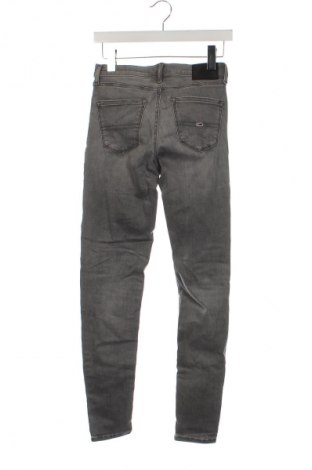 Damskie jeansy Tommy Jeans, Rozmiar XS, Kolor Szary, Cena 378,99 zł