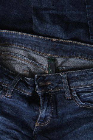 Damskie jeansy United Colors Of Benetton, Rozmiar M, Kolor Niebieski, Cena 39,99 zł