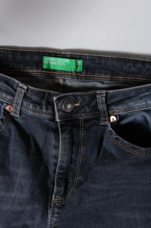 Damskie jeansy United Colors Of Benetton, Rozmiar S, Kolor Niebieski, Cena 36,99 zł