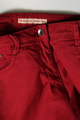 Damen Jeans Yessica, Größe L, Farbe Rot, Preis € 5,49