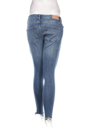 Damskie jeansy Zara, Rozmiar M, Kolor Niebieski, Cena 43,99 zł