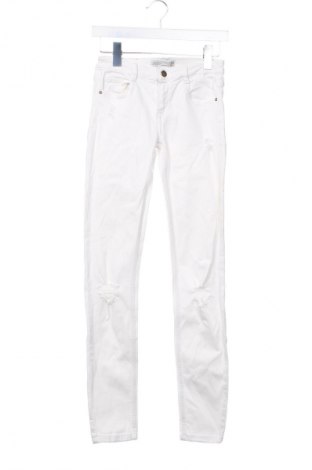 Damskie jeansy Zara Trafaluc, Rozmiar M, Kolor Biały, Cena 43,99 zł