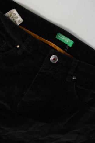 Pantaloni de velvet de femei United Colors Of Benetton, Mărime XS, Culoare Negru, Preț 20,99 Lei