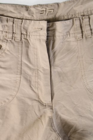 Damen Shorts, Größe M, Farbe Beige, Preis € 8,49