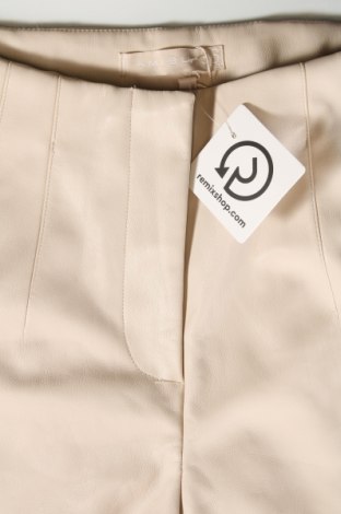 Pantaloni scurți de femei Amisu, Mărime S, Culoare Ecru, Preț 43,99 Lei