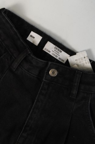 Pantaloni scurți de femei Bershka, Mărime XS, Culoare Negru, Preț 40,99 Lei