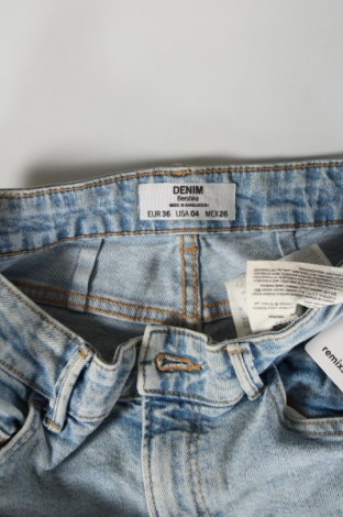 Pantaloni scurți de femei Bershka, Mărime S, Culoare Albastru, Preț 62,99 Lei