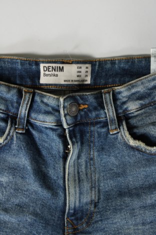 Pantaloni scurți de femei Bershka, Mărime S, Culoare Albastru, Preț 40,99 Lei