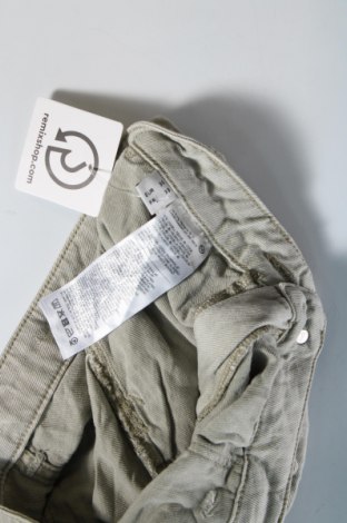 Pantaloni scurți de femei C&A, Mărime S, Culoare Verde, Preț 44,99 Lei