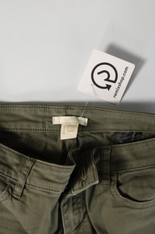 Pantaloni scurți de femei H&M, Mărime XS, Culoare Verde, Preț 28,99 Lei