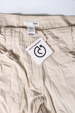 Pantaloni scurți de femei H&M, Mărime L, Culoare Ecru, Preț 28,99 Lei