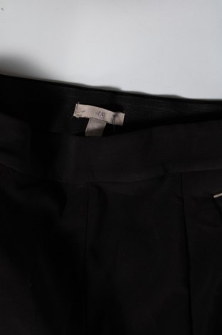 Pantaloni scurți de femei H&M, Mărime S, Culoare Negru, Preț 34,99 Lei