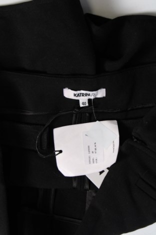 Pantaloni scurți de femei Katrin Uri, Mărime M, Culoare Negru, Preț 114,99 Lei