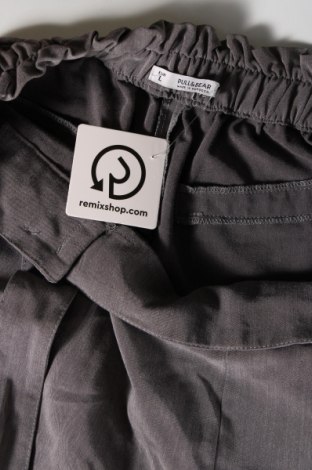 Pantaloni scurți de femei Pull&Bear, Mărime L, Culoare Gri, Preț 28,99 Lei