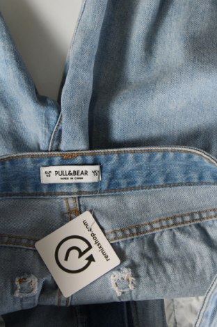 Γυναικείο κοντό παντελόνι Pull&Bear, Μέγεθος M, Χρώμα Μπλέ, Τιμή 8,99 €