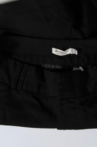 Pantaloni scurți de femei Stradivarius, Mărime M, Culoare Negru, Preț 44,99 Lei