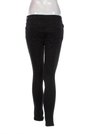 Pantaloni scurți de femei Zara, Mărime M, Culoare Negru, Preț 24,99 Lei