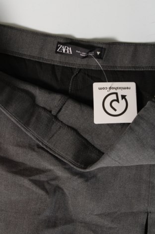 Pantaloni scurți de femei Zara, Mărime L, Culoare Gri, Preț 39,99 Lei