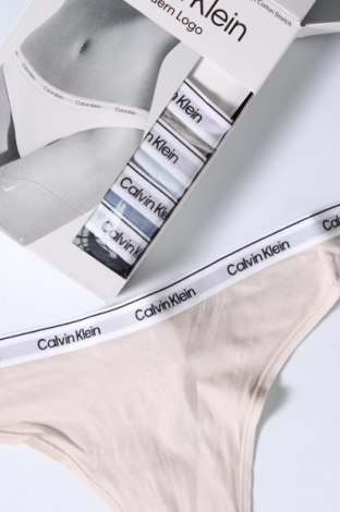 Дамски комплект Calvin Klein, Размер XL, Цвят Многоцветен, Цена 71,49 лв.