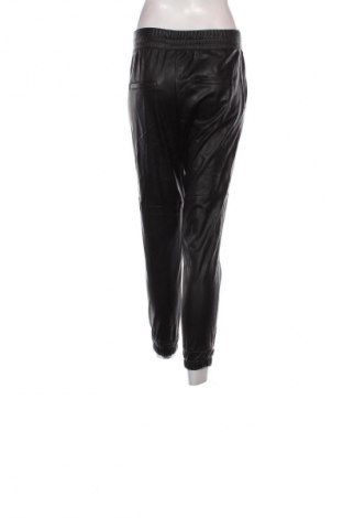 Pantaloni de femei Bershka, Mărime S, Culoare Negru, Preț 28,99 Lei