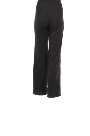 Pantaloni de femei Bershka, Mărime S, Culoare Gri, Preț 38,99 Lei