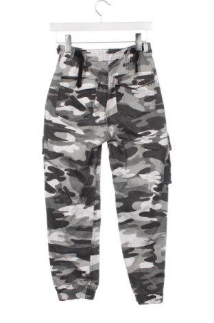 Pantaloni de femei Bershka, Mărime XS, Culoare Multicolor, Preț 43,99 Lei