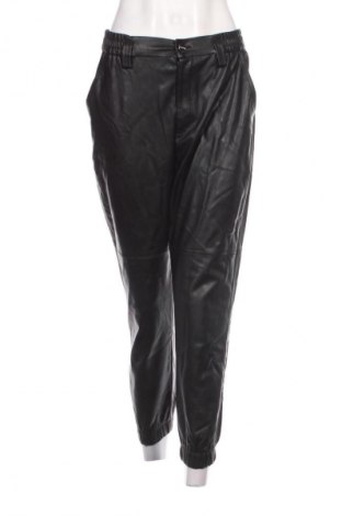 Pantaloni de femei Bershka, Mărime L, Culoare Negru, Preț 38,99 Lei