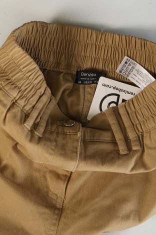 Γυναικείο παντελόνι Bershka, Μέγεθος XS, Χρώμα  Μπέζ, Τιμή 9,49 €