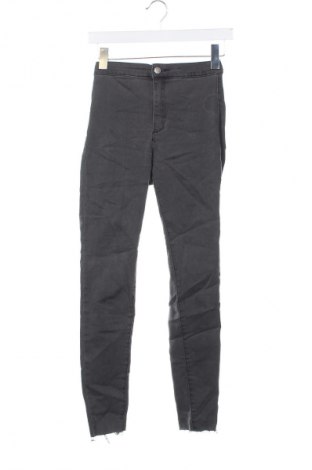 Damenhose Bershka, Größe XS, Farbe Grau, Preis 20,49 €