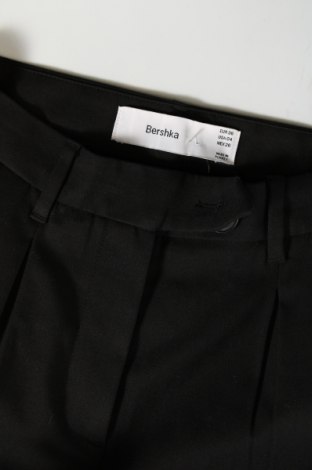 Pantaloni de femei Bershka, Mărime S, Culoare Negru, Preț 40,99 Lei