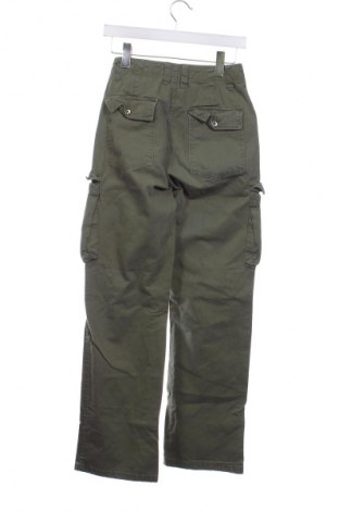 Pantaloni de femei Bershka, Mărime XS, Culoare Verde, Preț 44,99 Lei