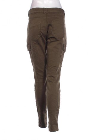 Pantaloni de femei Clockhouse, Mărime XL, Culoare Verde, Preț 38,99 Lei