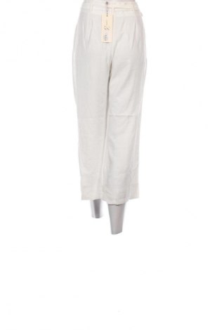 Pantaloni de femei Corte Dei Gonzaga, Mărime M, Culoare Alb, Preț 195,99 Lei