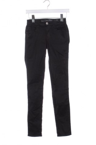 Pantaloni de femei Guess, Mărime XS, Culoare Negru, Preț 133,99 Lei