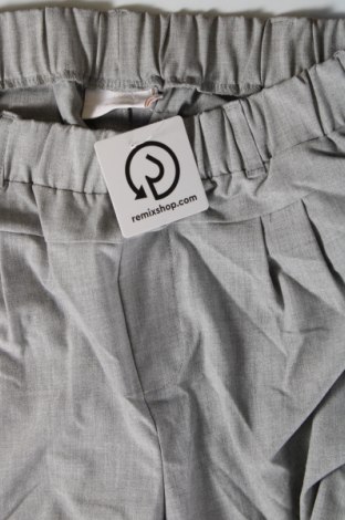 Pantaloni de femei Kaffe, Mărime S, Culoare Gri, Preț 20,99 Lei