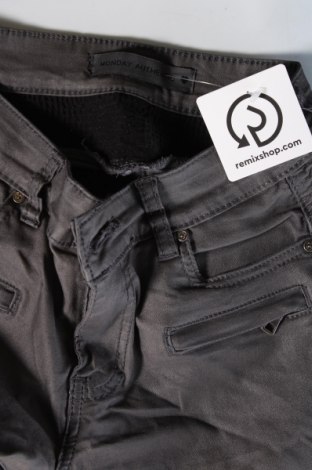 Damenhose Monday Afternoon, Größe M, Farbe Grau, Preis 8,99 €