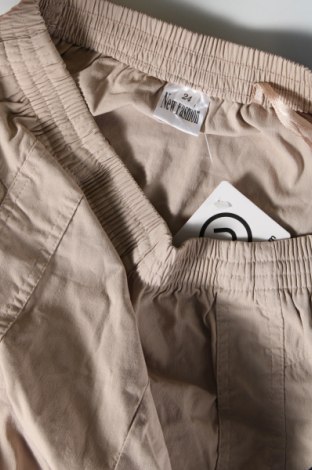 Damenhose New Fashion, Größe M, Farbe Beige, Preis € 6,99