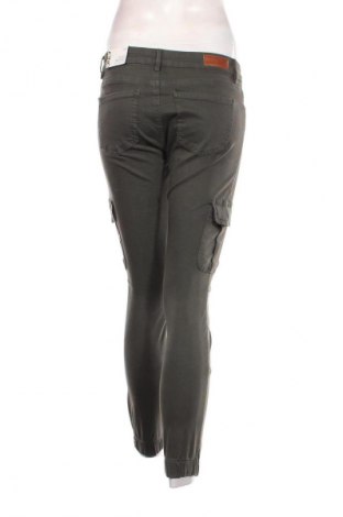 Damenhose ONLY, Größe M, Farbe Grün, Preis € 29,26