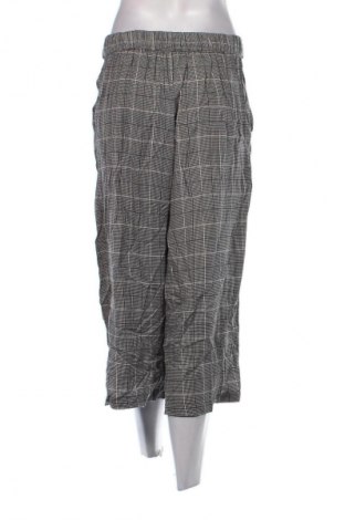 Damenhose Pull&Bear, Größe M, Farbe Mehrfarbig, Preis 14,49 €