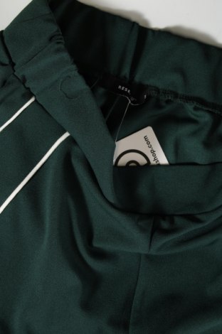 Pantaloni de femei Reserved, Mărime S, Culoare Verde, Preț 29,99 Lei