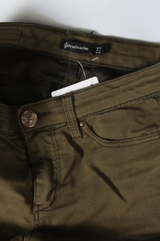 Pantaloni de femei Stradivarius, Mărime XS, Culoare Verde, Preț 95,99 Lei