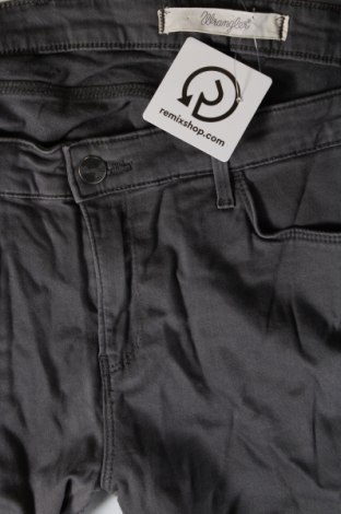 Pantaloni de femei Wrangler, Mărime M, Culoare Gri, Preț 112,99 Lei