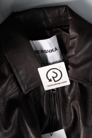 Geacă de piele pentru femei Bershka, Mărime M, Culoare Negru, Preț 305,99 Lei